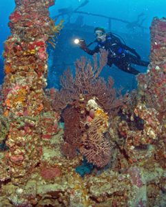 diver Spiegel Grove Key Largo