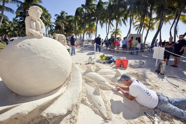Immerse yourself in childlike fun by sharing a sand-sculpture workshop on the beach at the Casa Marina Resort.
