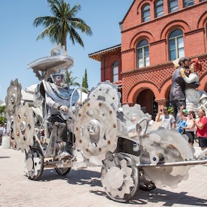 No motor, no gas. All sculptures that move down the street are human-powered. Image: Carol Tedesco