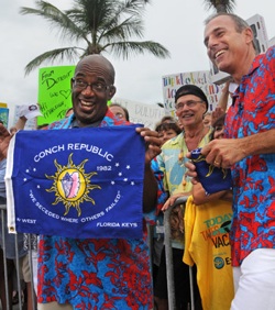 Les habitants célèbrent la République de Conch. Crédit: Andy Newman, Bureau des nouvelles de Florida Keys