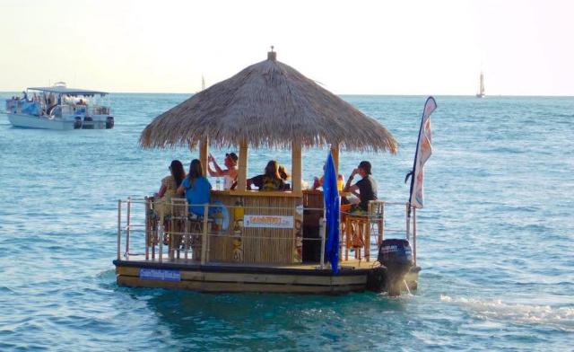 In Key West, Cruisin’ Tikis Key West offers Tiki bar–style cruises lasting 90 to 150 minutes on a Tiki-designed boat for up to six passengers. 