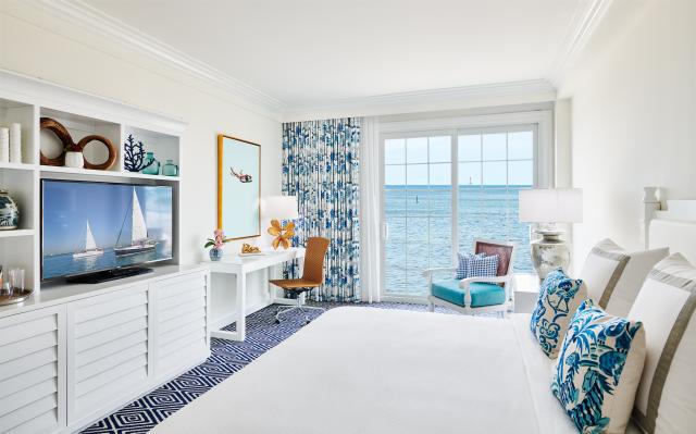 Guest room at Isla Bella Beach Resort