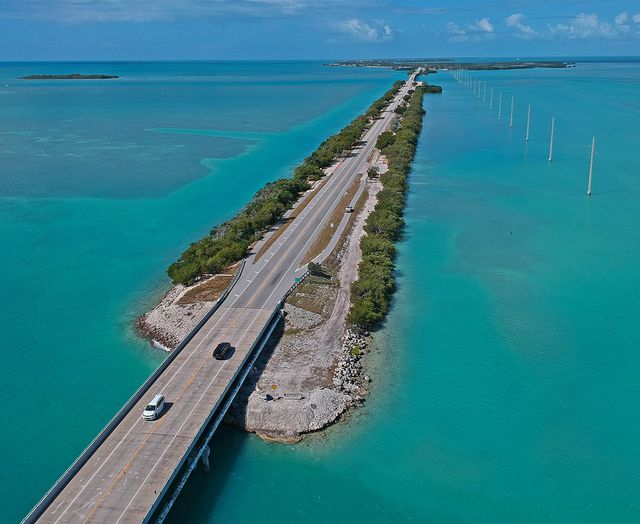 Aerial view of the Florida Keys Overseas Highway. Image: Rob O'Neal