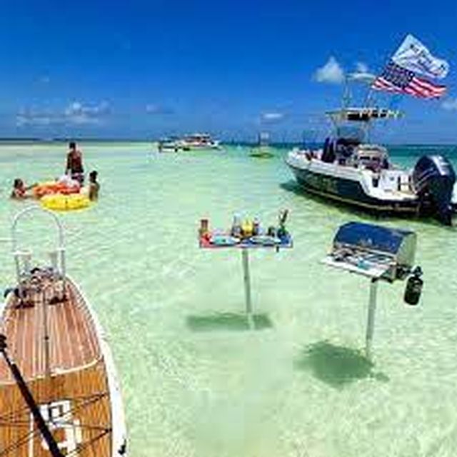 Rally boaters are to enjoy a relaxing day of fun in the sun at a Grassy Key sandbar. 