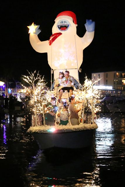 Boats of all sizes look forward to festively festooning the decks for holiday boat parades throughout the Keys. Photo: Carol Tedesco