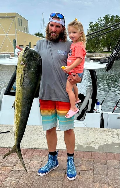  Jordon Everson of Big Pine Key, Florida, caught the fish that clinched the tournament’s $5,000 first-place prize and also earned him the title of top veteran.  