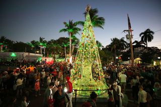 Florida Keys Holidays to Shine with Lights and Subtropical Warmth